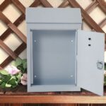 Boîte aux lettres métallique blanche – Image 2