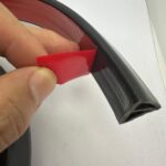 Barrière douche adhésive noire 27mmx1m stop eau – Image 3