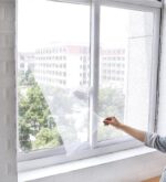 Moustiquaire fenêtre auto-adhésive 150x125 cm avec scratch – Image 5