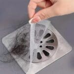 Pack 10 filtres attrape-cheveux autocollants 11x11 cm – Image 3